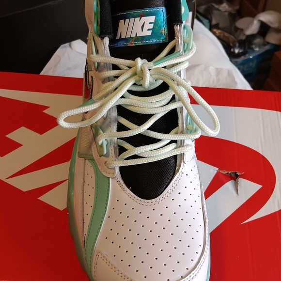 Nike MENS Sneakers - Picture 5 of 7